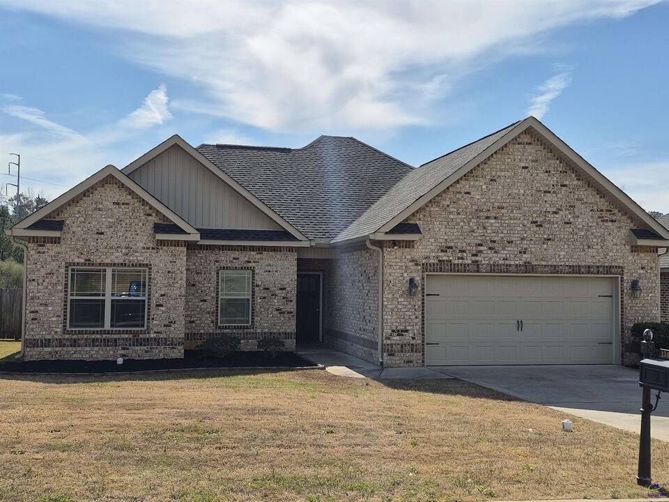 134 Summer Grove Ln in Macon, GA - Building Photo