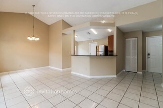 12710 Dunhill Dr in Tampa, FL - Building Photo - Building Photo