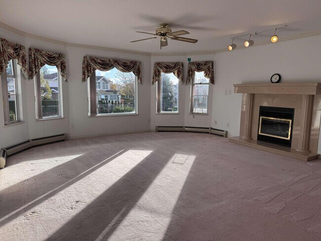 15297 92 St in Surrey, BC - Building Photo - Building Photo