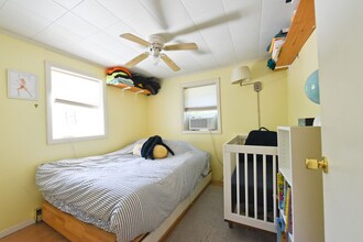 27 River Ave in South Kingstown, RI - Building Photo - Building Photo