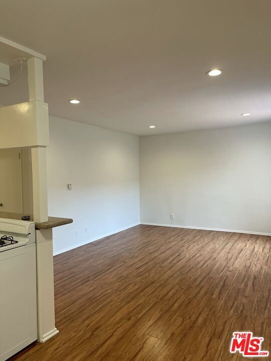 1620 Brockton Ave in Los Angeles, CA - Building Photo - Building Photo