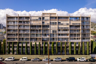 Matlock Hale in Honolulu, HI - Building Photo - Building Photo