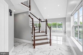 98 Canal View Dr in Lawrence Township, NJ - Building Photo - Building Photo