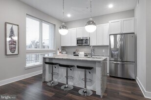 1555 Ridge Ave, Unit 402 in Philadelphia, PA - Building Photo