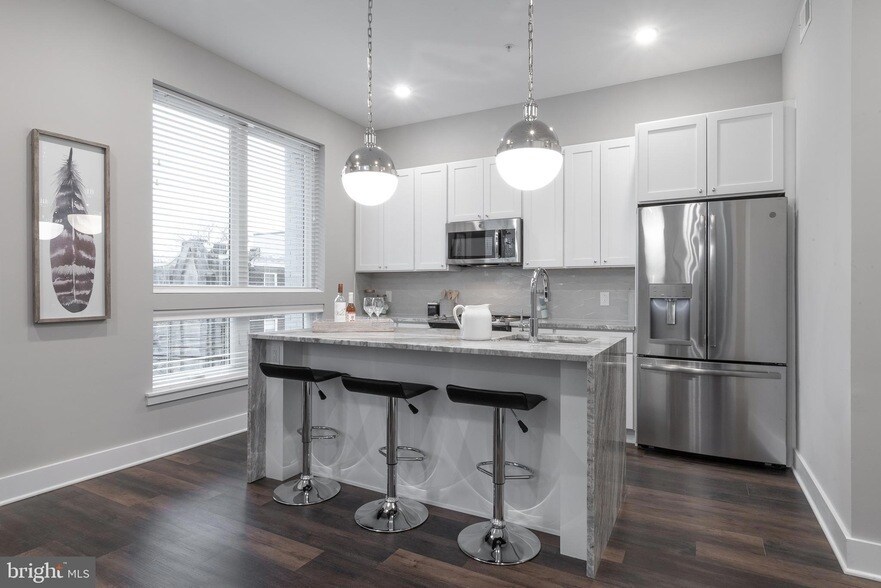 1555 Ridge Ave, Unit 402 in Philadelphia, PA - Building Photo