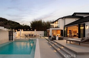 919 Sandcastle Dr in Newport Beach, CA - Building Photo - Building Photo