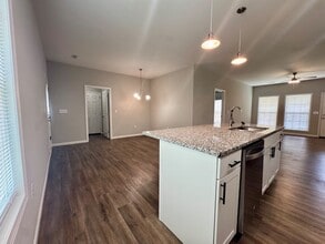 39 Seibold Rd in Guntersville, AL - Building Photo - Building Photo