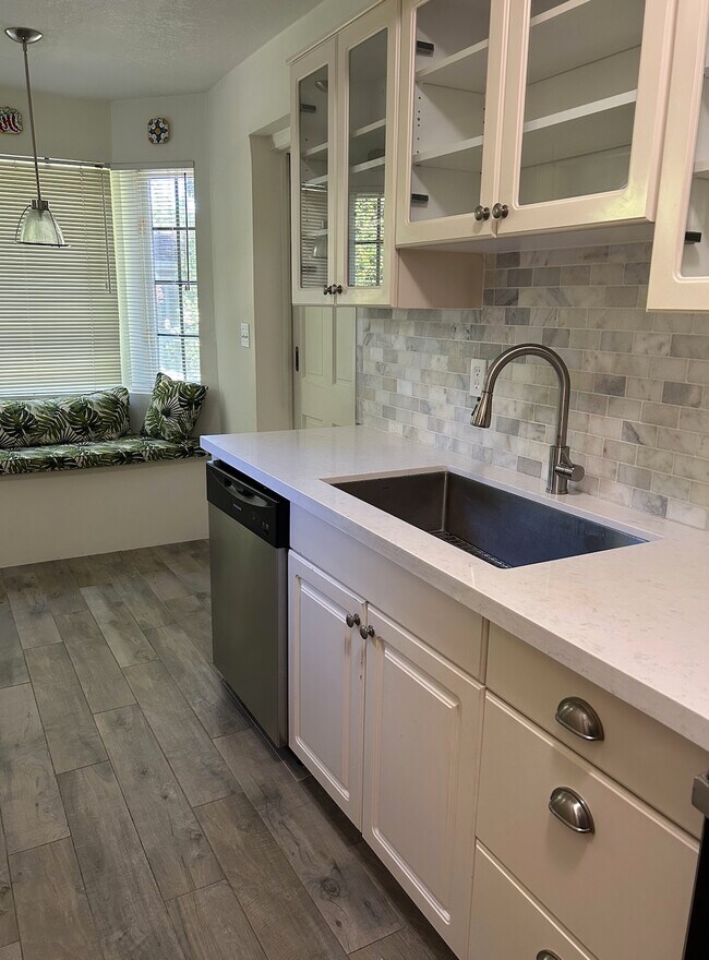 3800 Segovia St, Unit South Unit in Coral Gables, FL - Building Photo - Building Photo