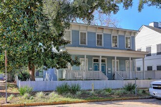 303 W Park Ave, Unit D in Savannah, GA - Building Photo - Building Photo