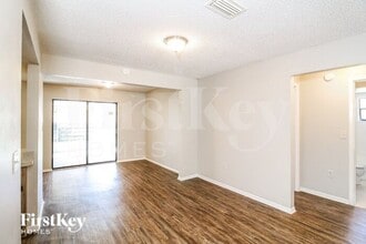 1210 Carmella Ln in Sarasota, FL - Building Photo - Building Photo