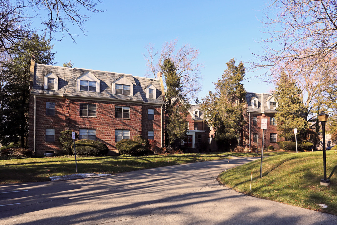 Wyndon Apartments in Wynnewood, PA - Foto de edificio