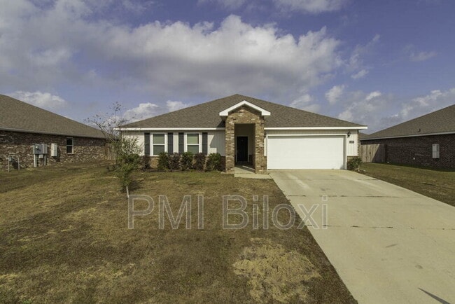 1005 Enclave Cir in Long Beach, MS - Building Photo - Building Photo