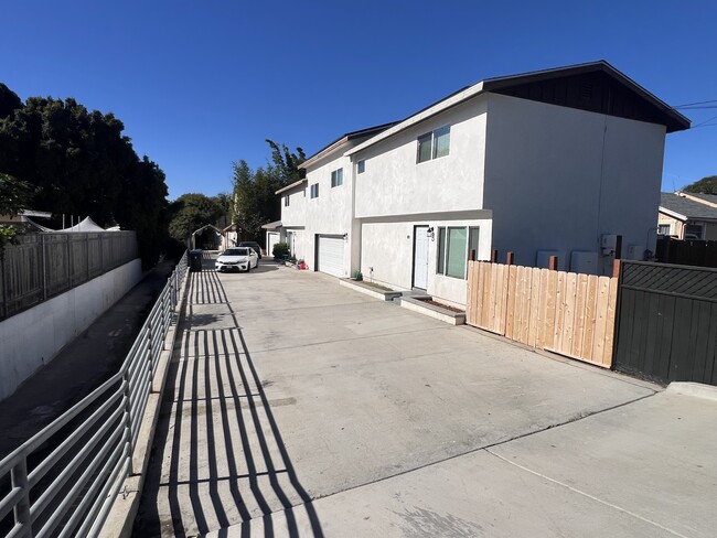 1070 Fifth Ave in Chula Vista, CA - Foto de edificio - Building Photo