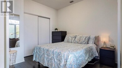 80-280 Marine Parade Dr in Toronto, ON - Building Photo - Building Photo