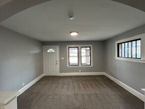 3237-3237 Grove Ave in Lorain, OH - Building Photo - Building Photo