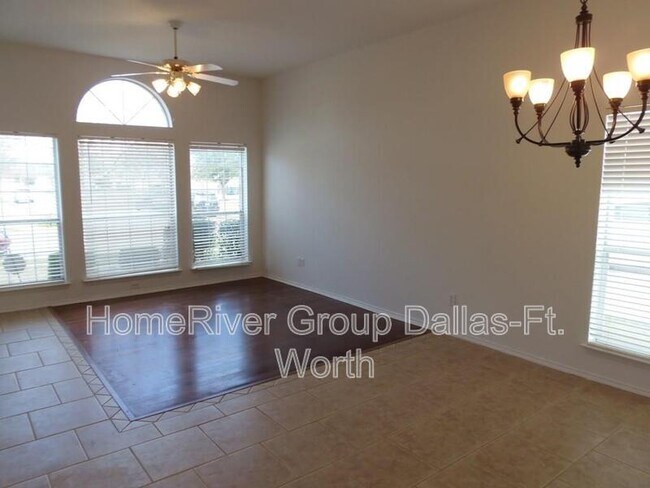 3214 Creekside Dr in Sachse, TX - Building Photo - Building Photo