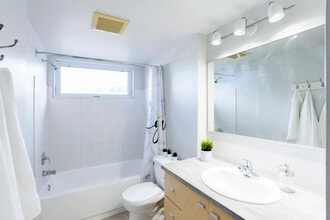 325 Rue Saint-Vallier E in Québec, QC - Building Photo - Building Photo