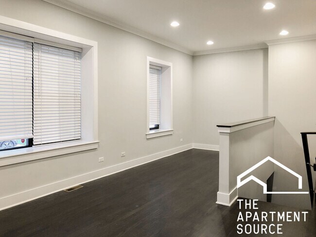 property at 1946 W Nelson St