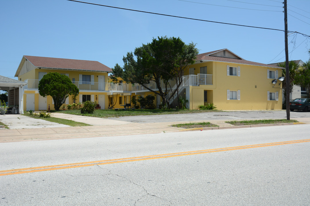 515 Silver Beach Ave in Daytona Beach, FL - Foto de edificio