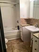 5500 Friendship Blvd in Chevy Chase, MD - Foto de edificio - Building Photo