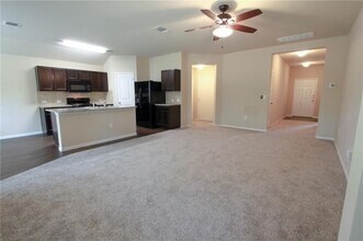 19404 Great Falls Dr in Manor, TX - Building Photo - Building Photo