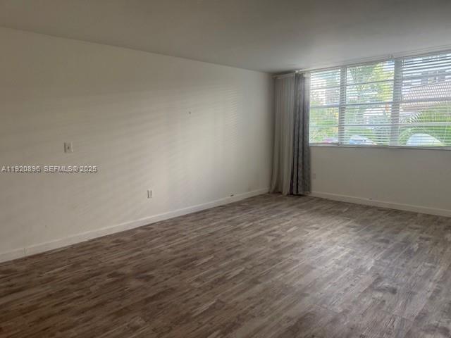 999 Brickell Bay Dr, Unit 206 in Miami, FL - Building Photo - Building Photo