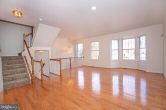 12921 Starters Ln in Fairfax, VA - Building Photo - Building Photo