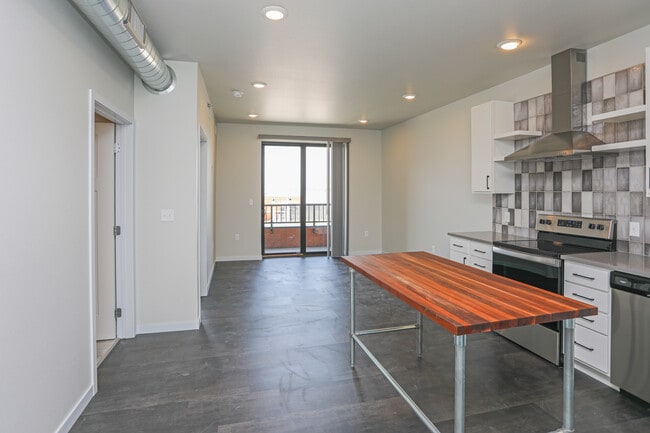 The Lights - Sheyenne East in West Fargo, ND - Building Photo - Interior Photo