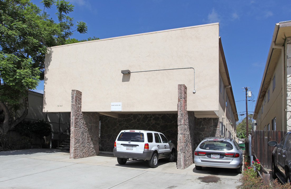 1440 Robinson Ave in San Diego, CA - Foto de edificio