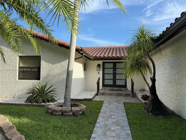 12030 SW 92nd St in Miami, FL - Building Photo - Building Photo