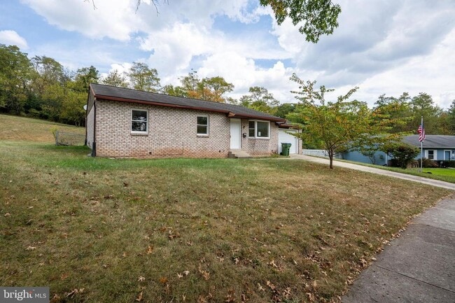 3748 Tudor Dr in Harrisburg, PA - Building Photo - Building Photo