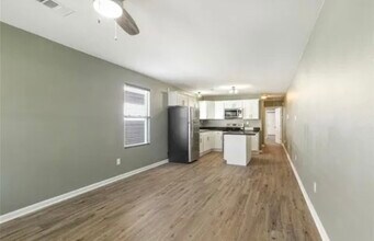 2419 Feliciana St, Unit # A in New Orleans, LA - Foto de edificio - Building Photo