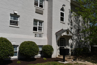 Parc Square Apartments in Alexandria, VA - Building Photo - Primary Photo