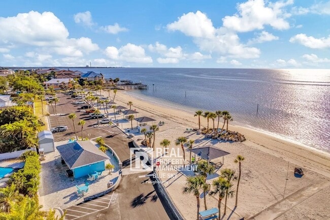 property at 5523 Wahoo Ct