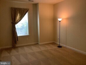7871 Rolling Woods Ct-Unit -104 in West Springfield, VA - Building Photo - Building Photo
