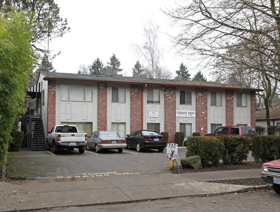 Yorkshire Manor in Portland, OR - Building Photo