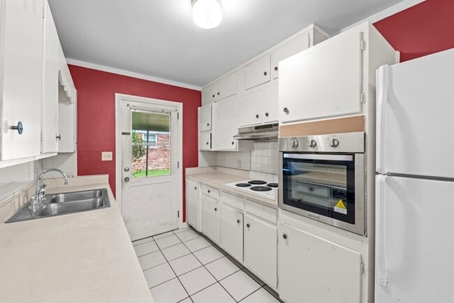 1716 Canterbury St in Tallahassee, FL - Building Photo - Building Photo