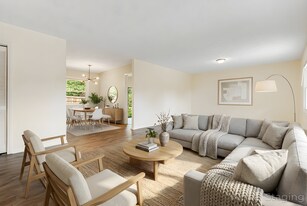 12 Guinevere Ct in Asheville, NC - Building Photo