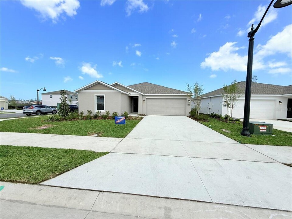 1310 Belle Isle Ln in Daytona Beach, FL - Building Photo