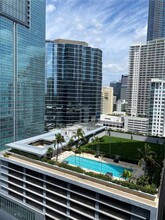 170 SE 14th St, Unit 2207 in Miami, FL - Foto de edificio - Building Photo