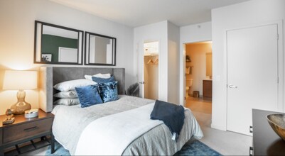 560 W Kinzie St in Chicago, IL - Foto de edificio - Building Photo