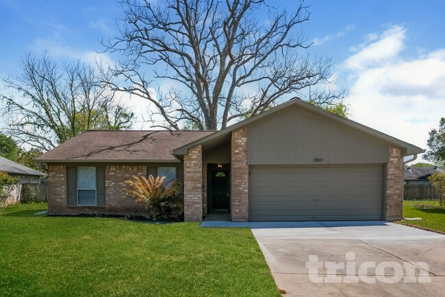 1911 Deaf Smith Dr in Richmond, TX - Foto de edificio - Building Photo