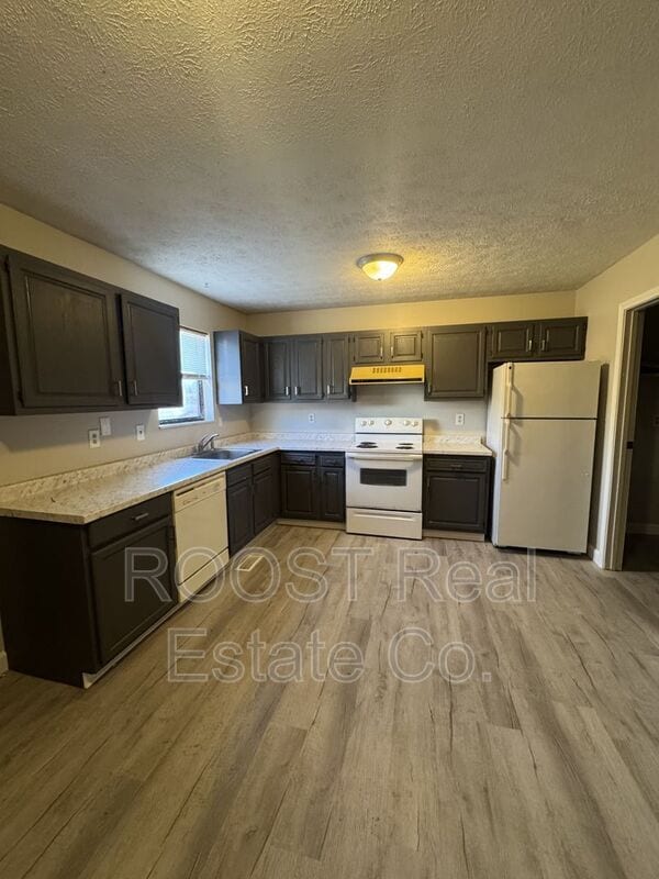 6972-6996-6996 Joseph Dr in Enon, OH - Building Photo - Building Photo