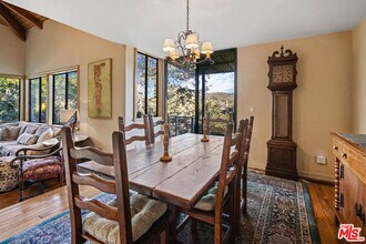 730 Basin Dr in Topanga, CA - Building Photo - Building Photo
