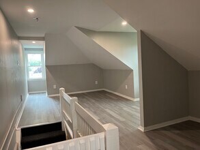 409 Newton Ave, Unit 2 in Oaklyn, NJ - Foto de edificio - Building Photo