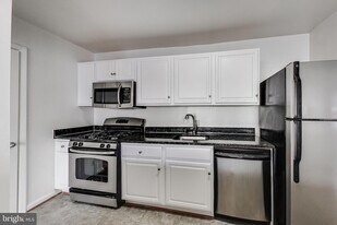12307 Braxfield Ct, Unit 5 in North Bethesda, MD - Building Photo