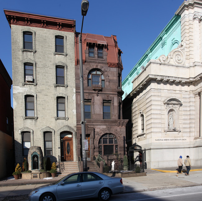 1164 S Broad St in Philadelphia, PA - Foto de edificio - Building Photo