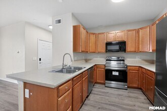 7222 S Blackhawk St in Englewood, CO - Building Photo - Building Photo