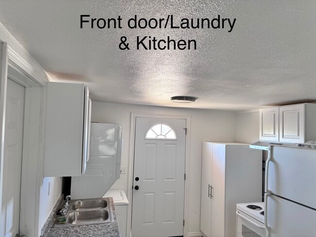 6356 Morongo Rd in Twentynine Palms, CA - Building Photo - Building Photo