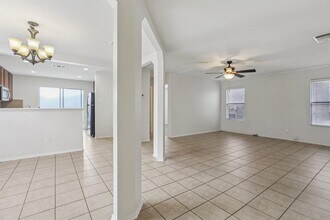 13413 Lismore Ln in Pflugerville, TX - Building Photo - Building Photo